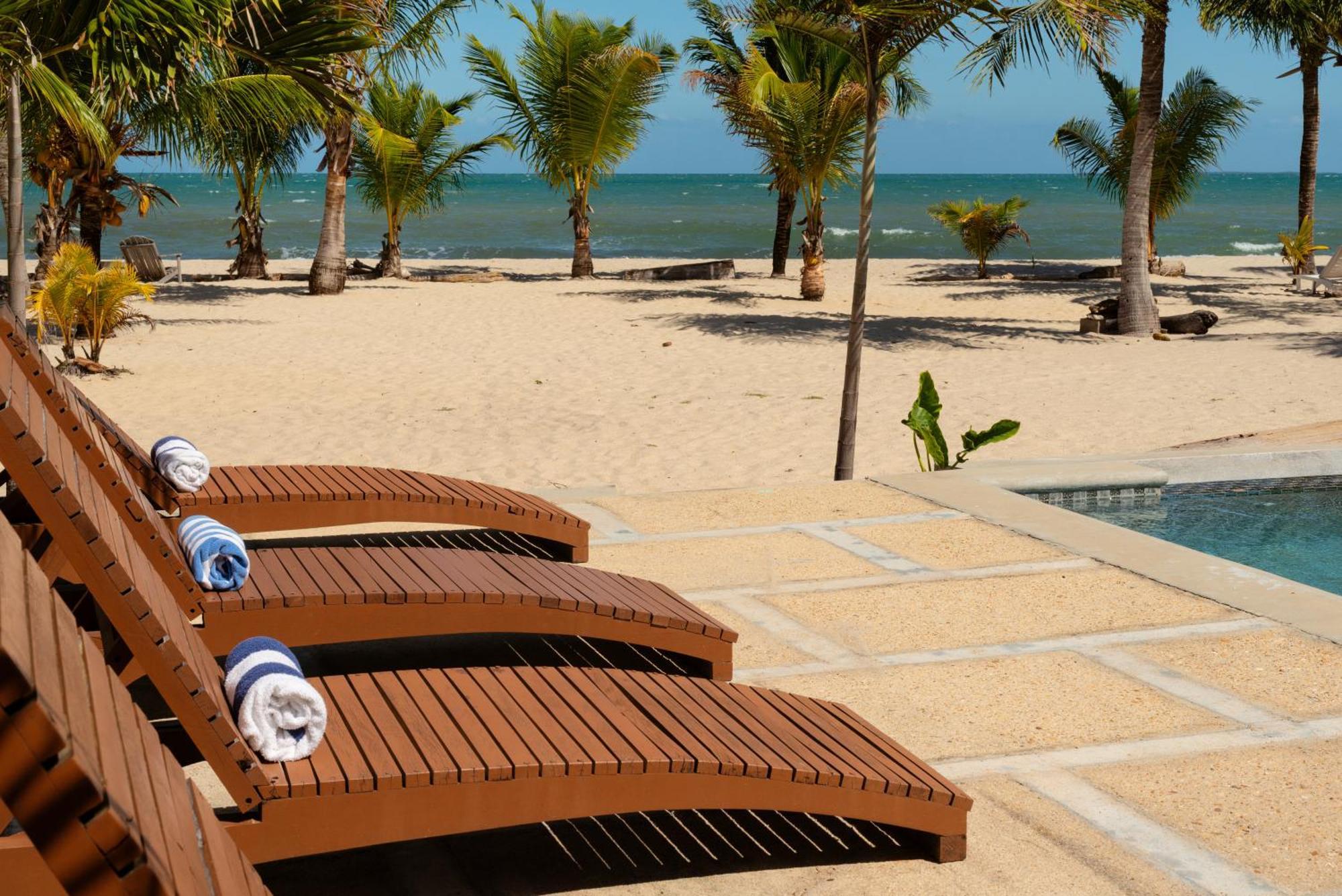 Sandy Feet Beach Resort Placencia Exterior photo