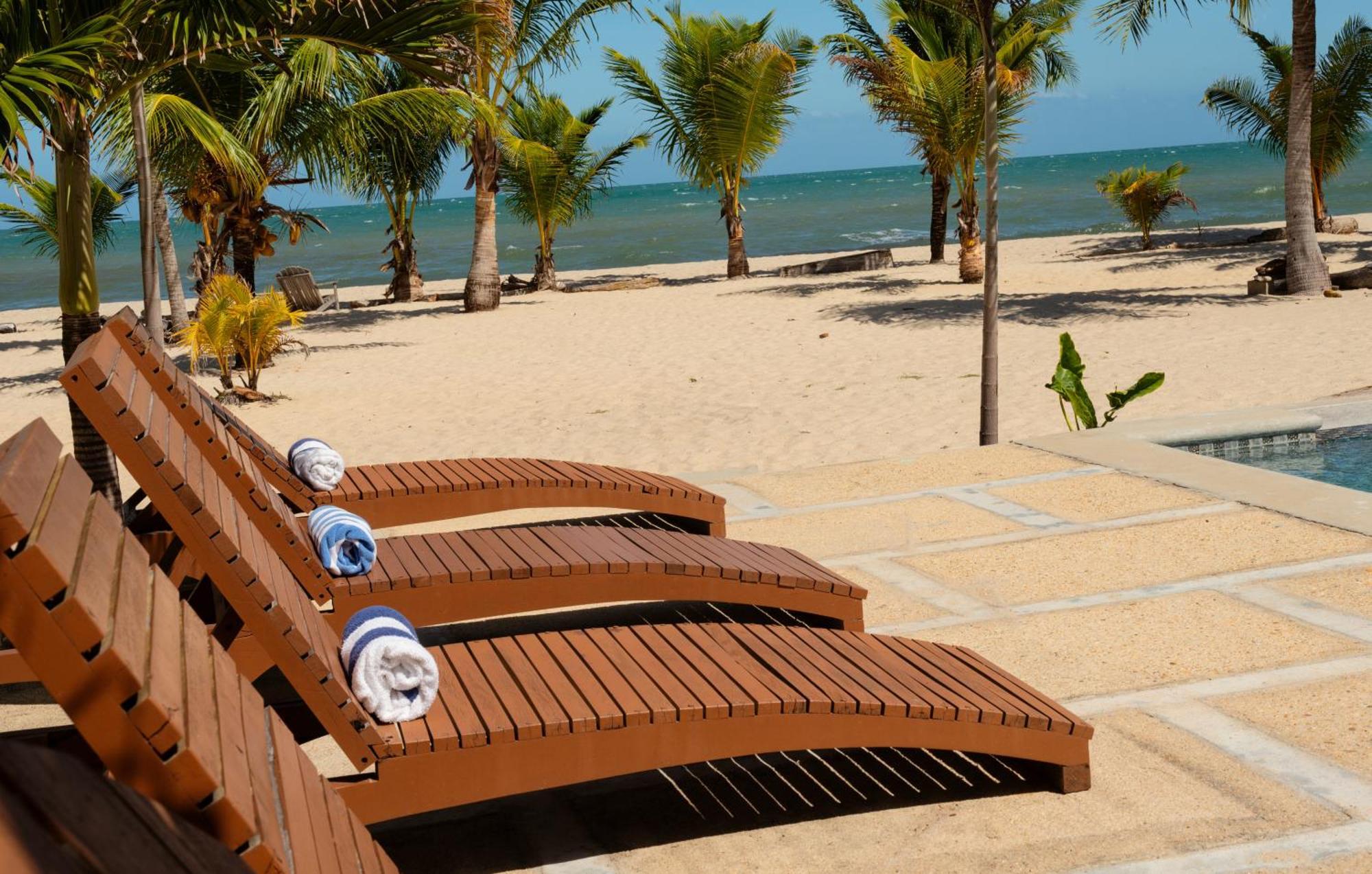 Sandy Feet Beach Resort Placencia Exterior photo