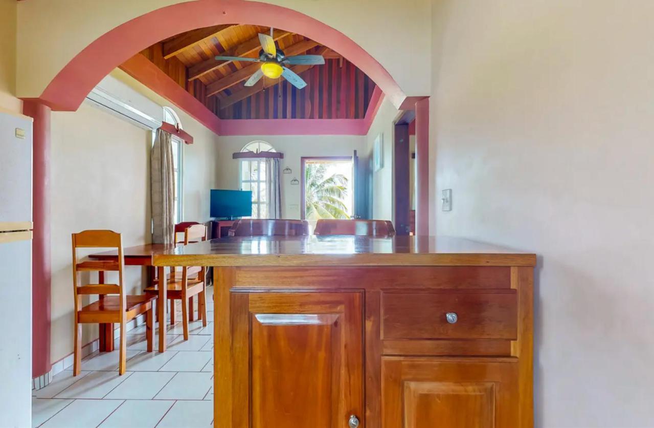 Sandy Feet Beach Resort Placencia Exterior photo